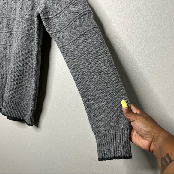 Obermeyer Men's Sweater Medium Textured Crew Neck Gray Lambswool Aspen Colorado - Picture 3 of 13